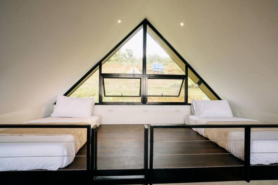 Grey Rock Mountain Cabin W/ Jacuzzi Balamban Bagian luar foto