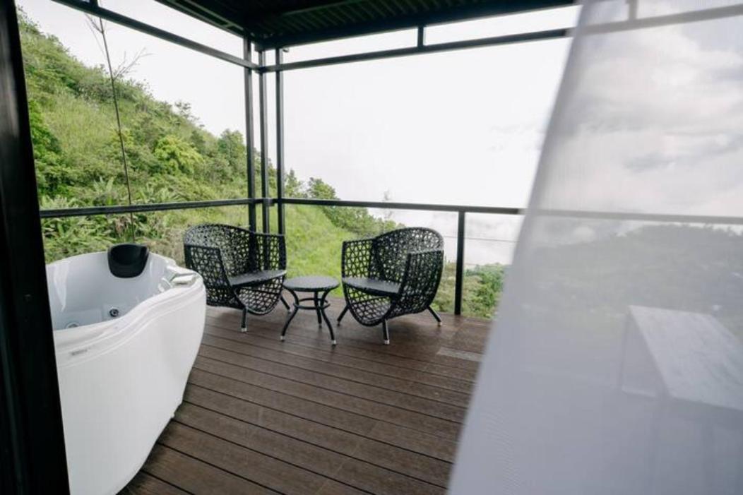 Grey Rock Mountain Cabin W/ Jacuzzi Balamban Bagian luar foto
