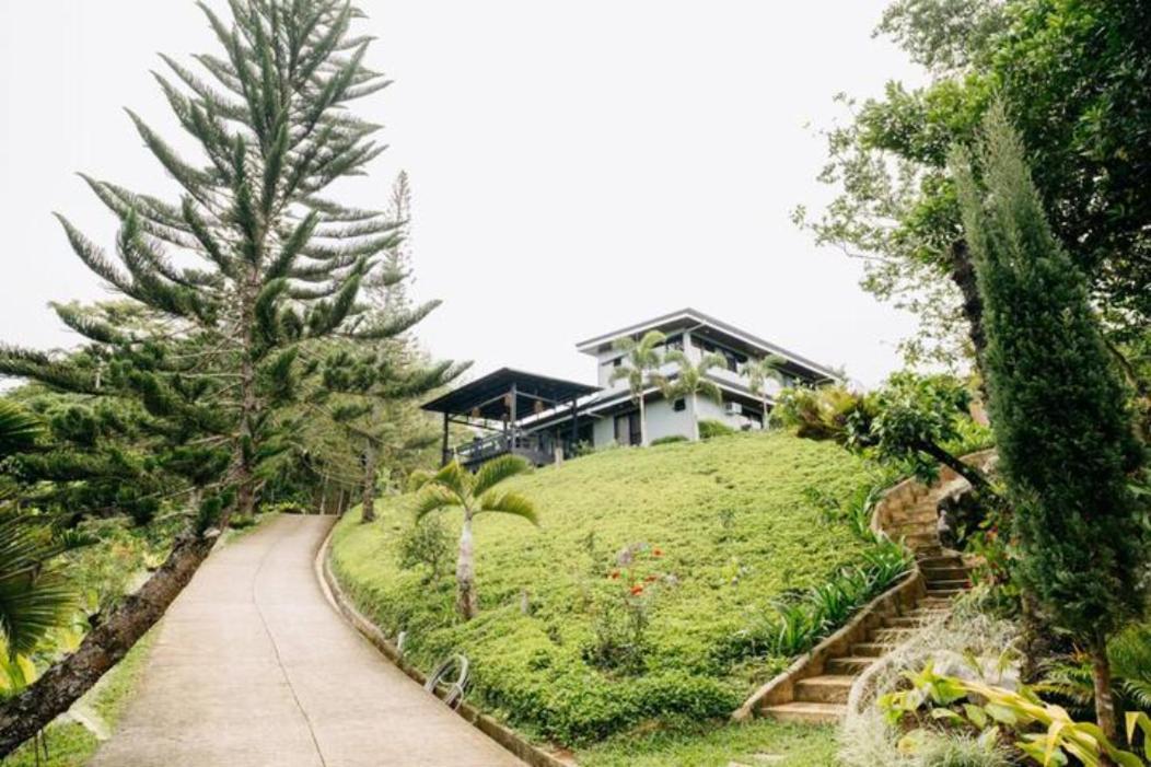 Grey Rock Mountain Cabin W/ Jacuzzi Balamban Bagian luar foto